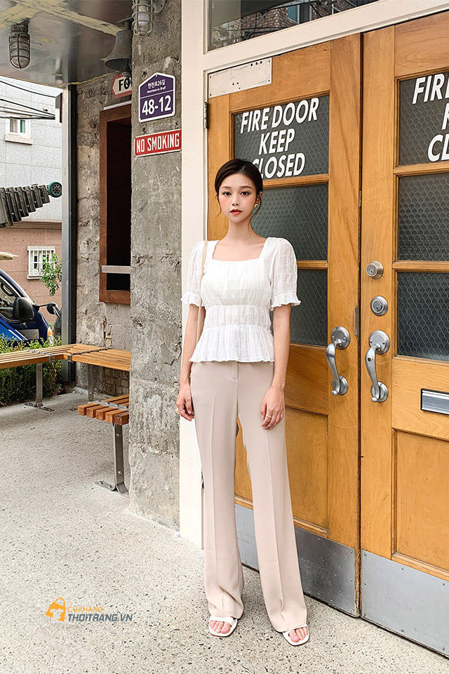 Áo blouse cổ vuông